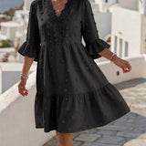 Рокля с V-образно деколте и дантела