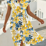 Рокля с цветен принт и V-образно деколте, къс ръкав
